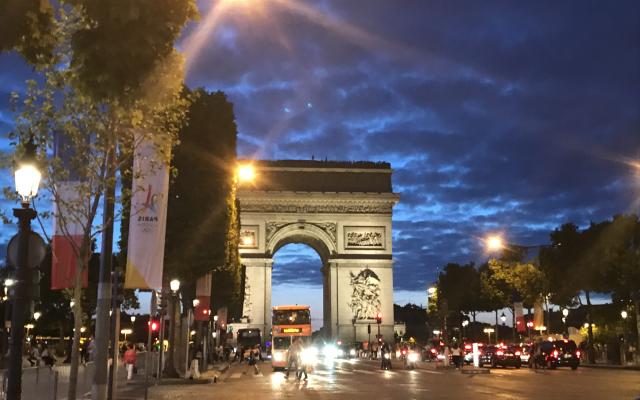 Paris Le Tour Bidong 